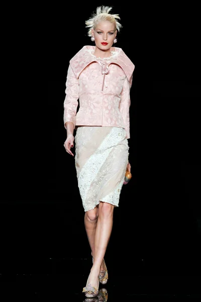 Look 17